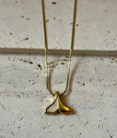 BELUGA NECKLACE