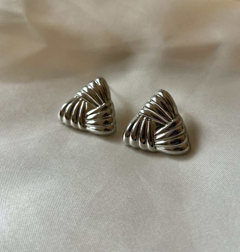 THIRA EARRING