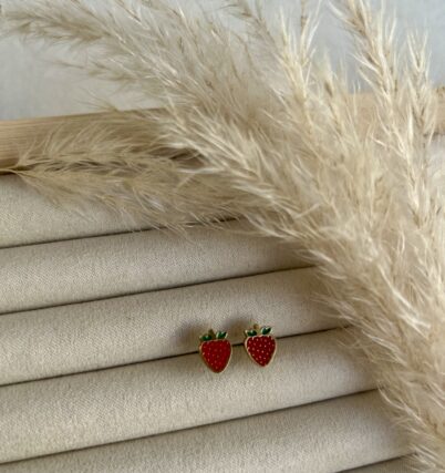 MINI STRAWBERRY STUD EARRING
