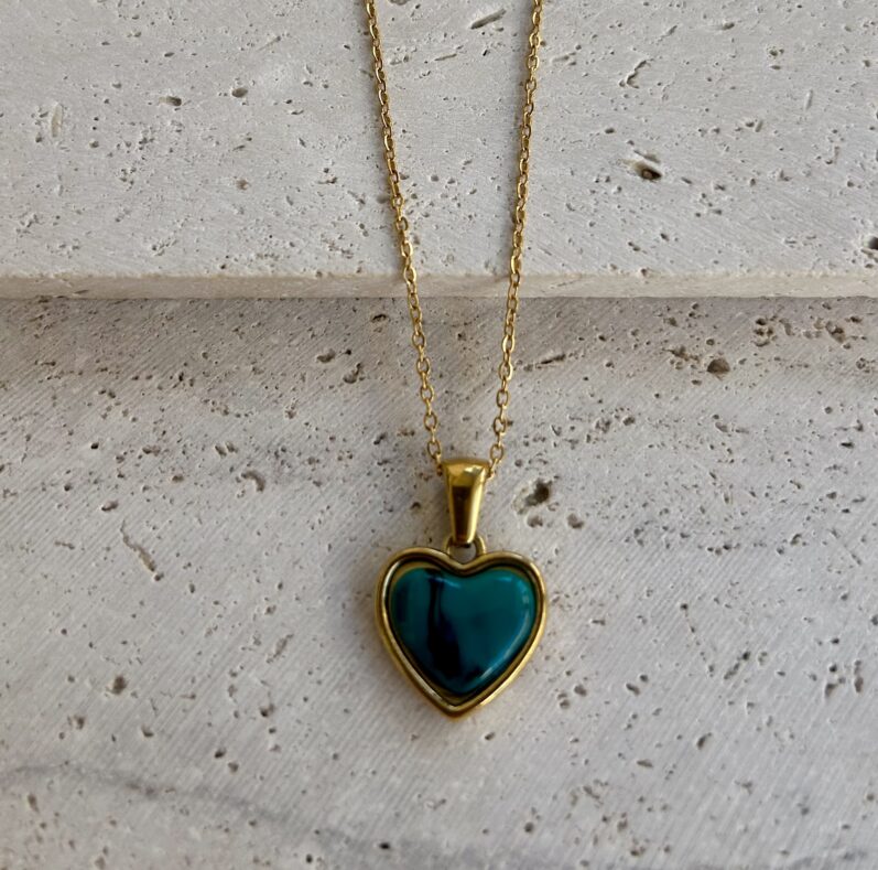 HEART PENDANT NECKLACE
