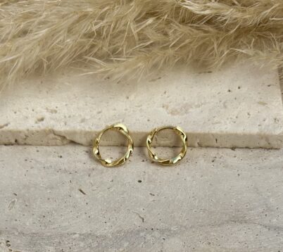 SOFT LOOP EARRING