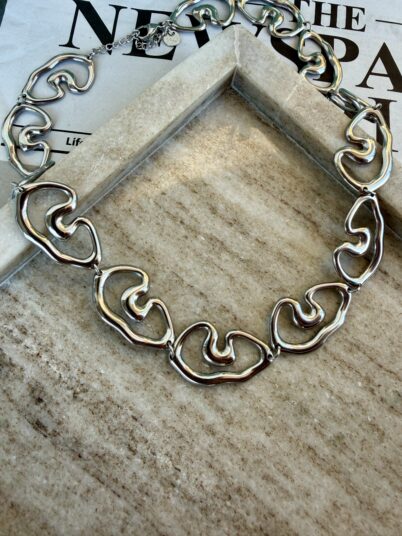 NYVIA NECKLACE