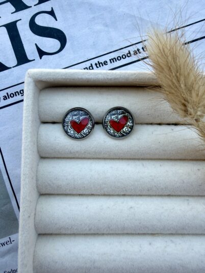 AMORA MINI HEART EARRING