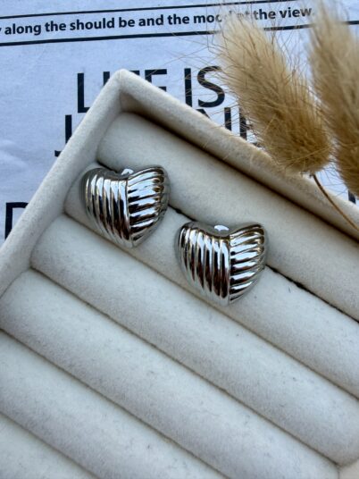 LOVIES EARRING