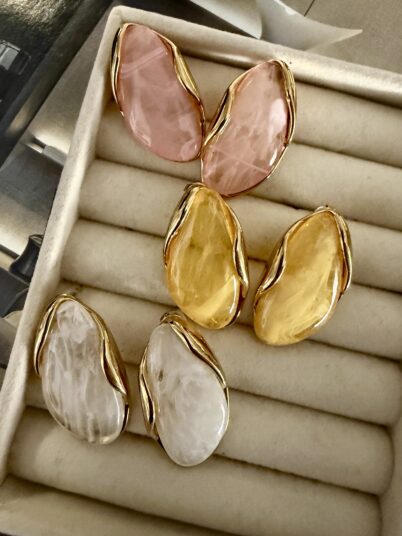 PEBBLE GLOW EARRING