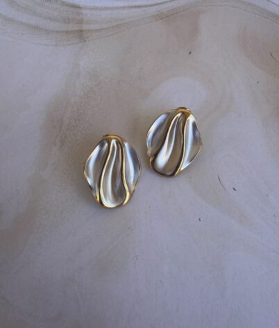 GOLDEN IRIS EARRING
