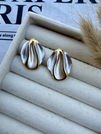 GOLDEN IRIS EARRING